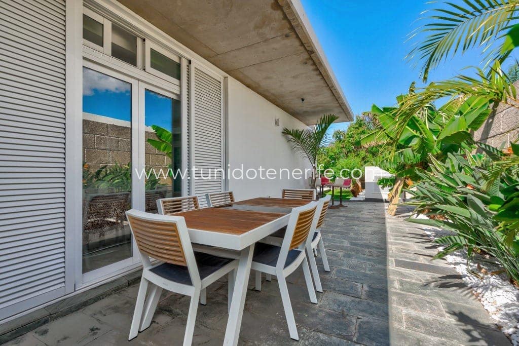 Villa for Sale in Tenerife South, Madroñal de Fañabe