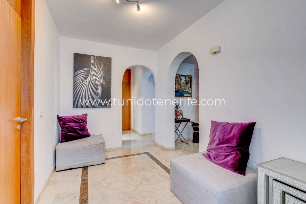 Villa for Sale in Tenerife South, Madroñal de Fañabe