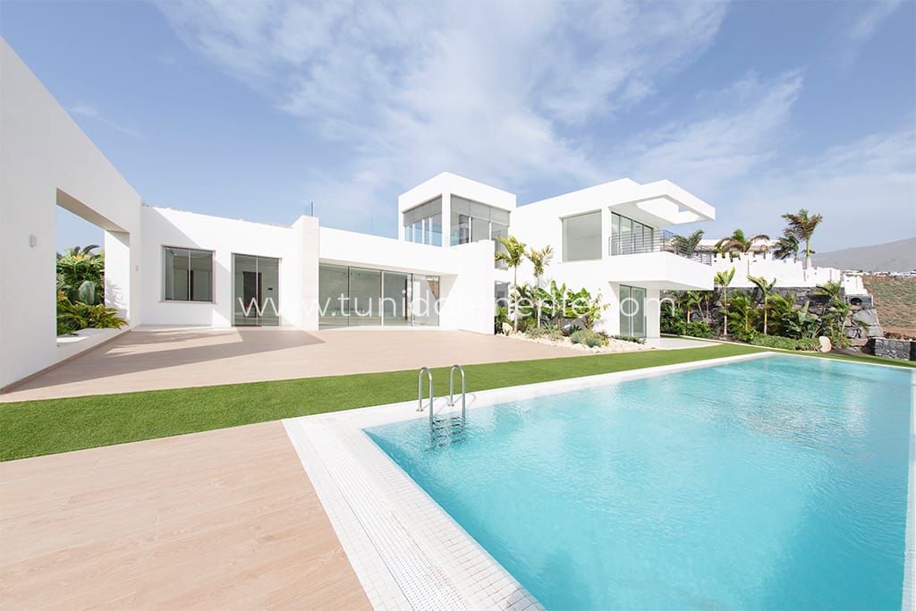 Villa en venta en Tenerife Sur, La Caleta, Tu Nido Tenerife