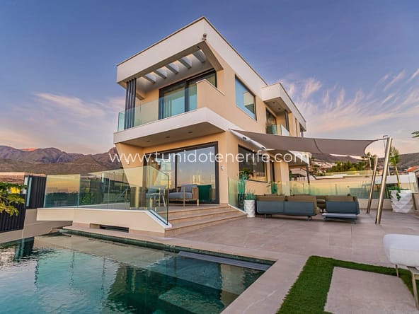 Villa en Venta en Tenerife Sur, Madroñal de Fañabe